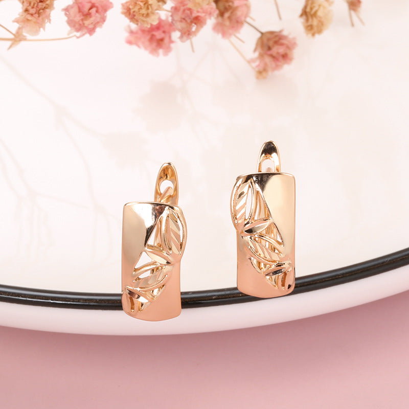 Hollow-carved Floral Earrings With A Smooth Surface