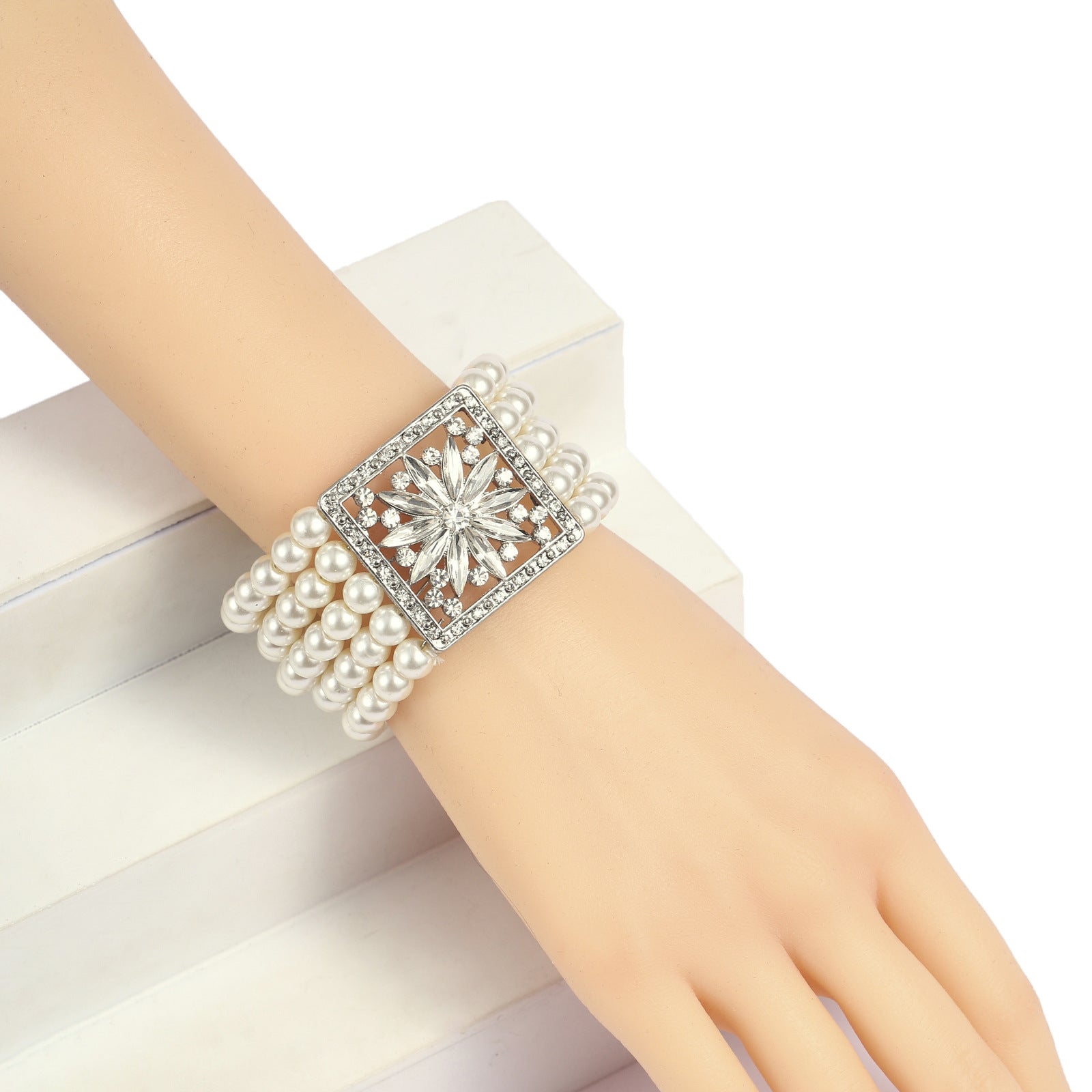 Women's Simple Retro Multi-Layer Pearl Diamond Bracelet