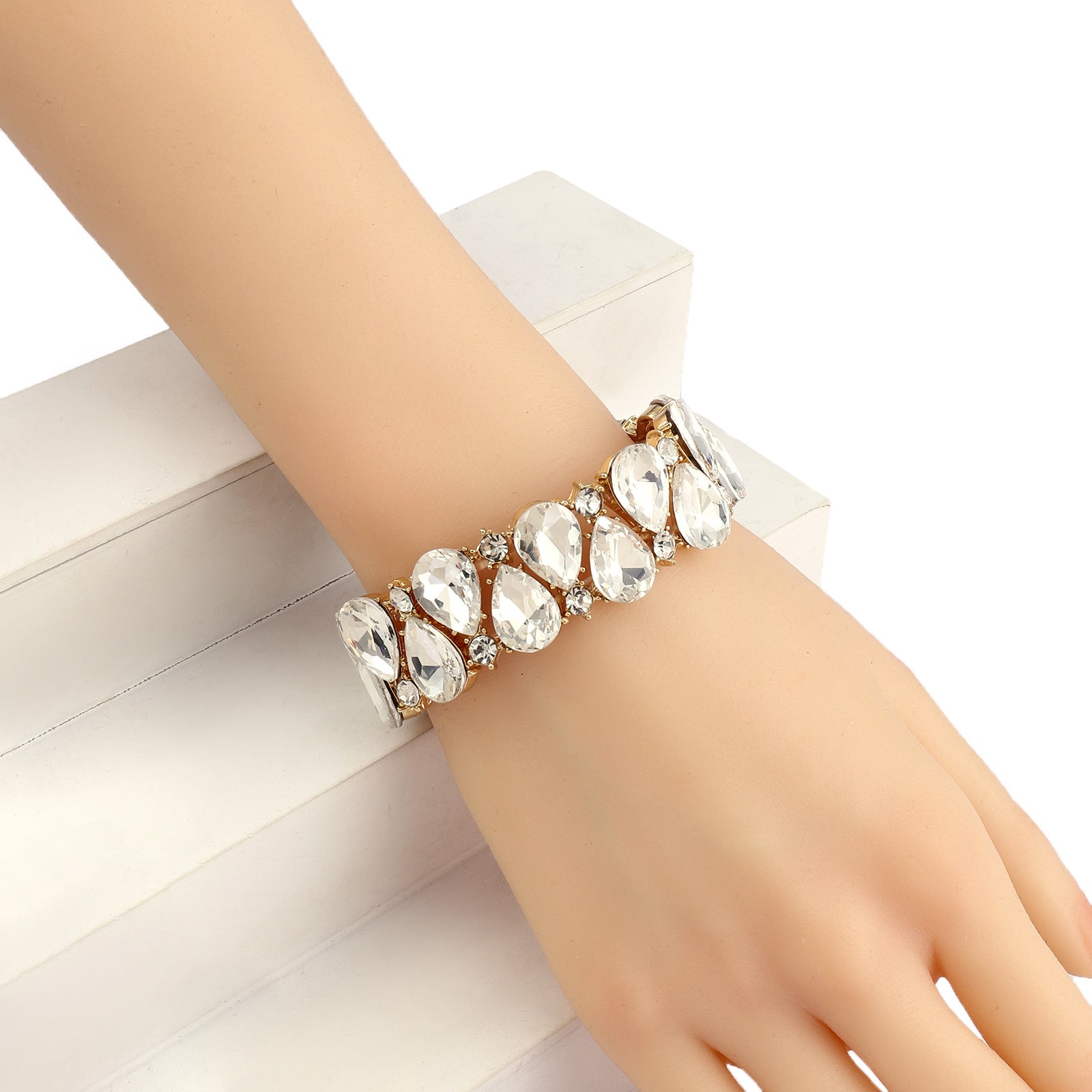 Women's Simple Retro Multi-Layer Pearl Diamond Bracelet