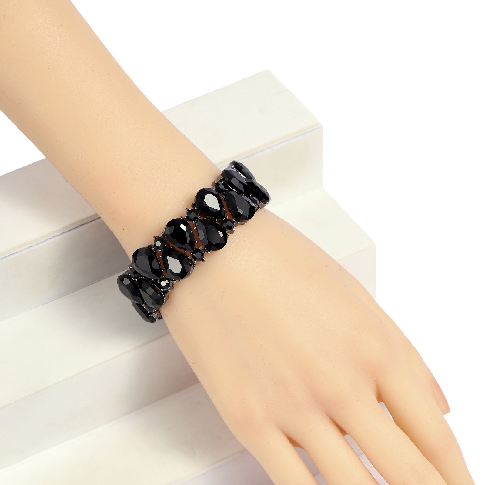 Women's Simple Retro Multi-Layer Pearl Diamond Bracelet