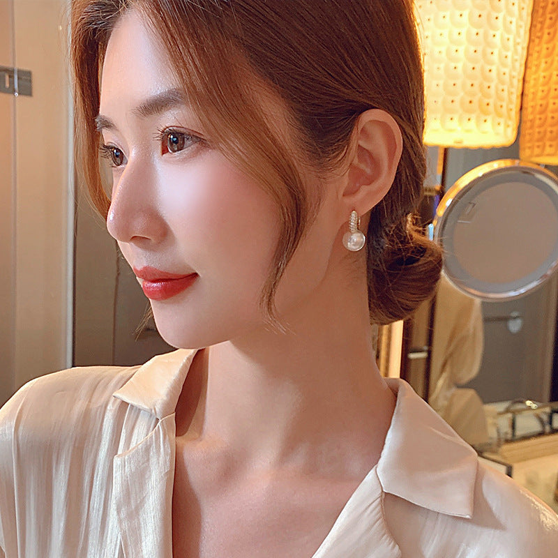 Women's Summer Fashion Pearl Earrings