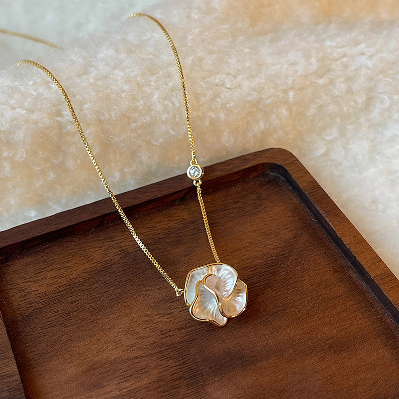 Women's Camellia Copper Pendant Necklace