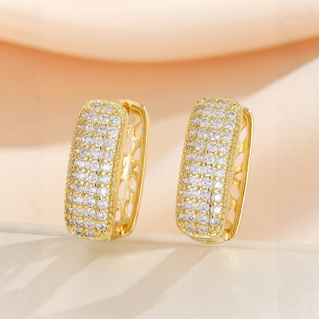 Fashionable And Minimalist Zircon Ear Buckle