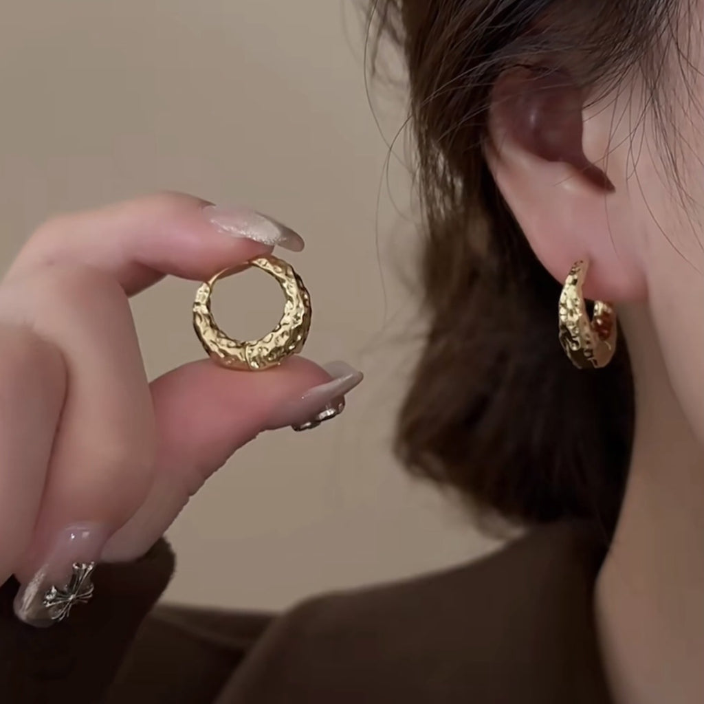 Women's Simple Irregular Croissant Plain Hoop Earrings