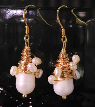 Natural Pearl Embellished Wire-wrapped Earrings Fresh And Sweet
