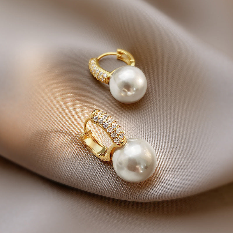 Women's Summer Fashion Pearl Earrings