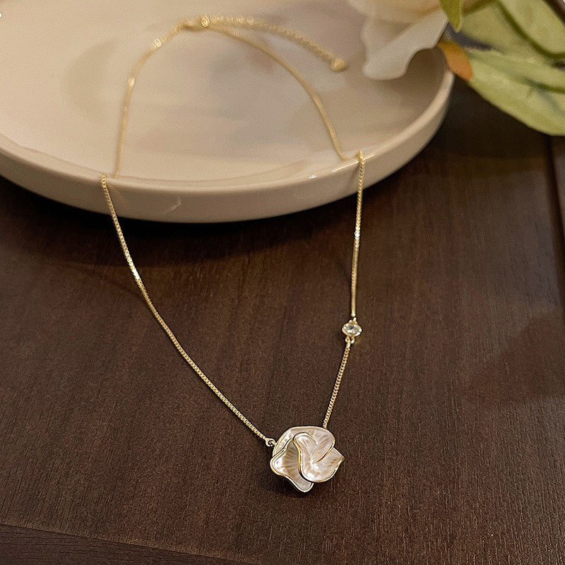 Women's Camellia Copper Pendant Necklace