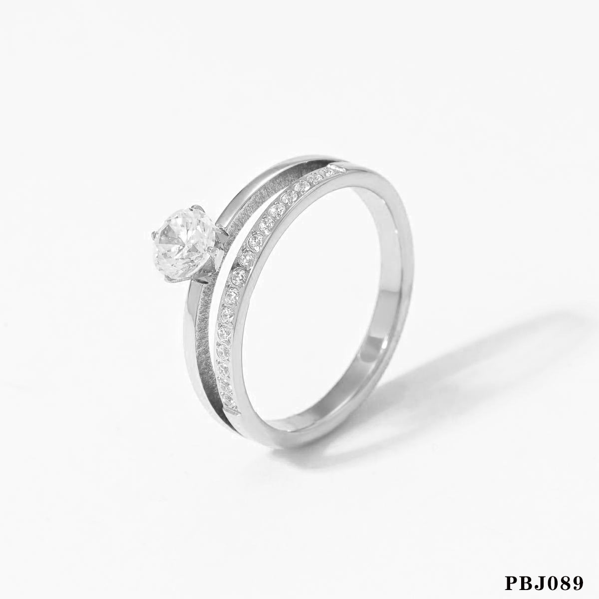 Women's Fashion Stainless Steel CNC Inlaid Diamond Ring