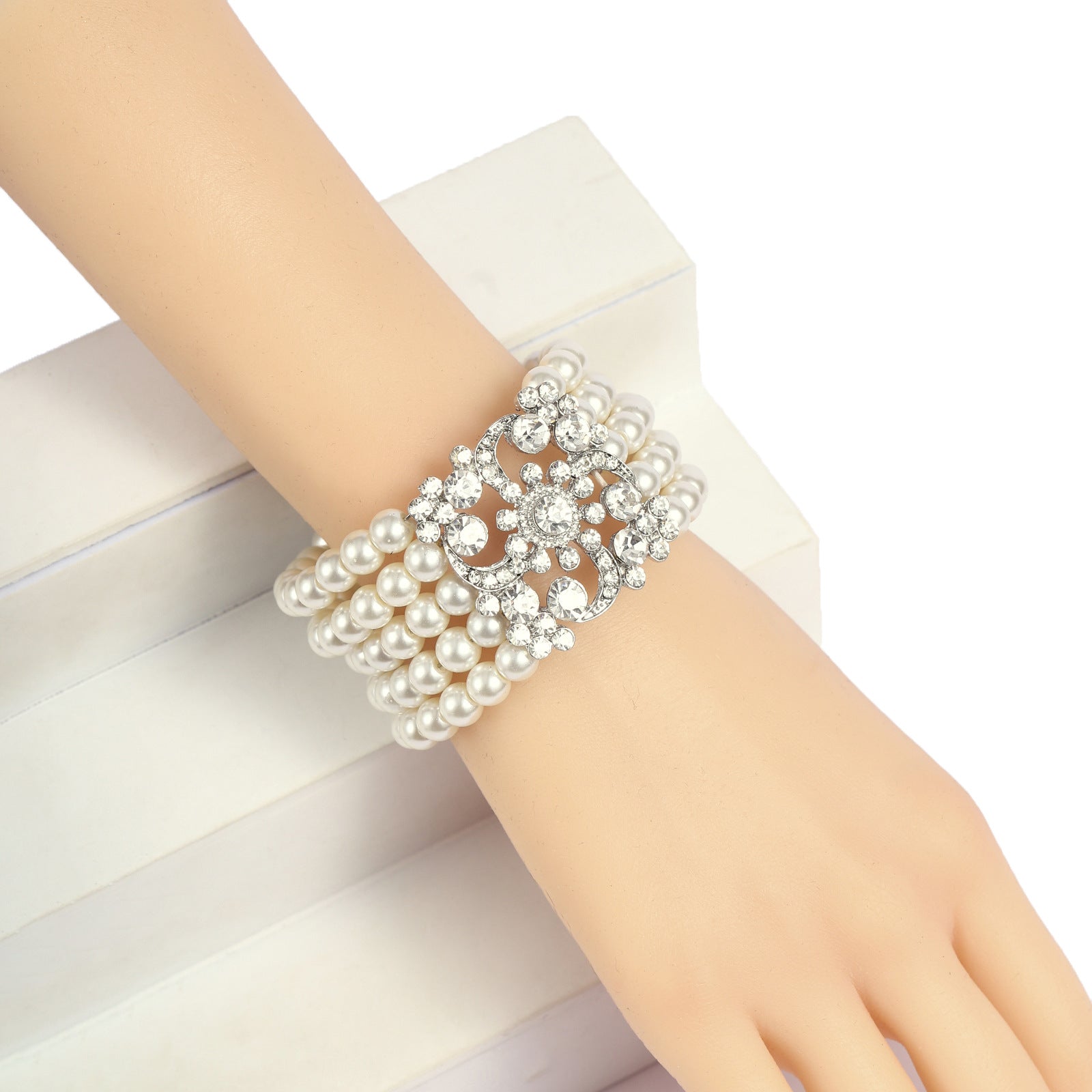 Women's Simple Retro Multi-Layer Pearl Diamond Bracelet